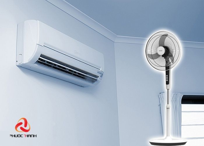 Cách để tiết kiệm điện năng là sử dụng điều hòa kết hợp quạt điện